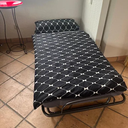 Sehr Grosse Naehe Duesseldorf, Flughafen Und Messe * Duisburg