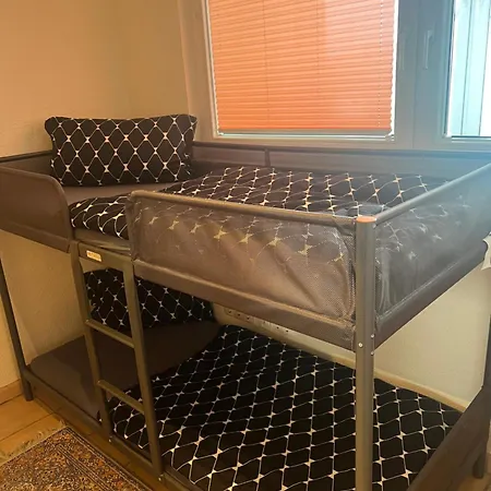 Sehr Grosse Naehe Duesseldorf, Flughafen Und Messe Duisburg